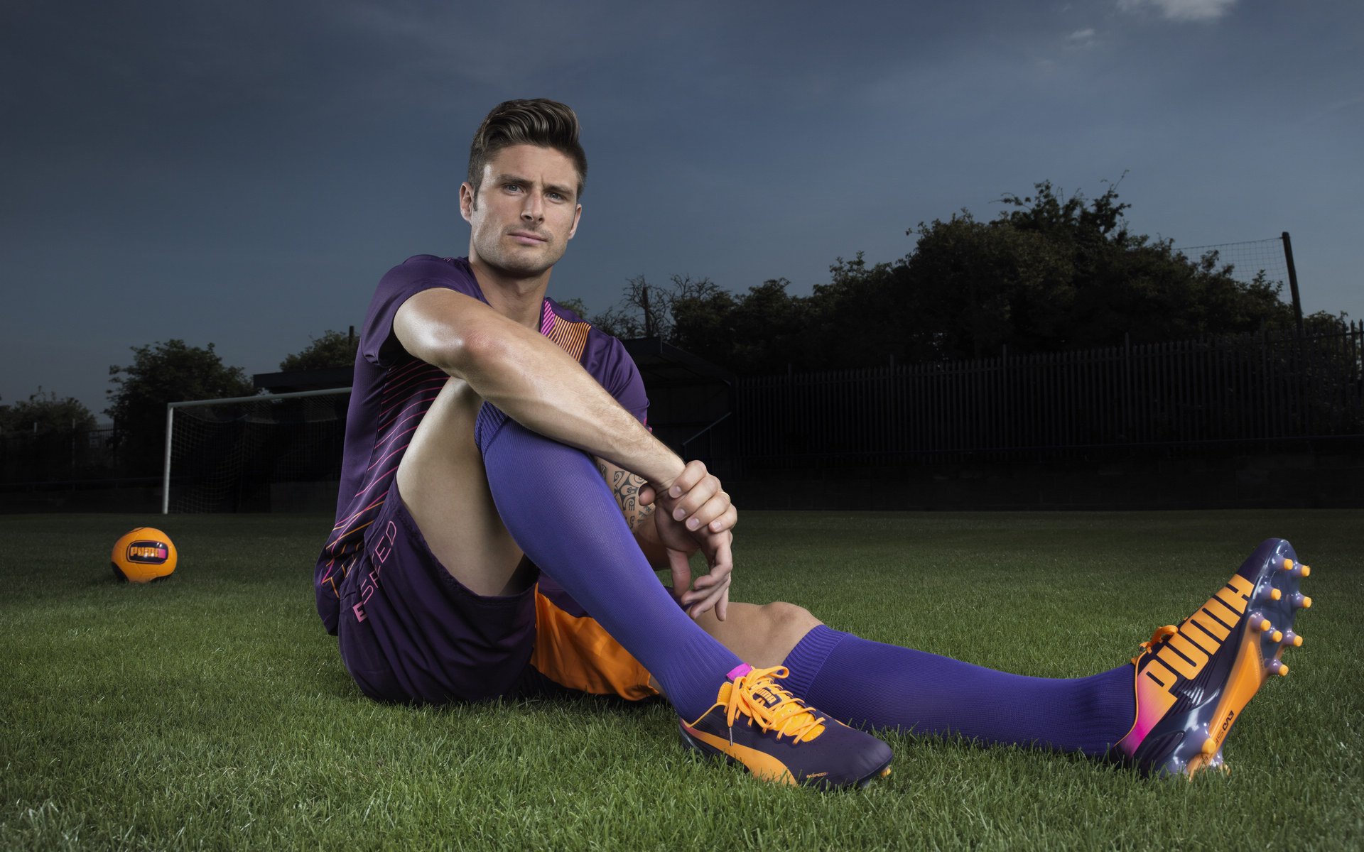 2-2!100秒内连丢两球连胜势头终结,曼联凭借争议进球也未能取胜,曼联2-4